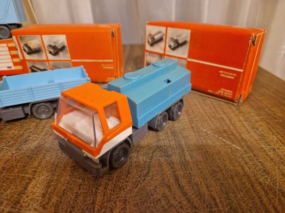 4 игрушки грузовые автомобили пост ссср 92г   в идеале