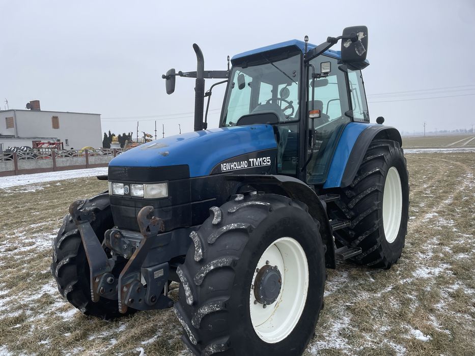 New Holland TM  tuz pneumatyka 135