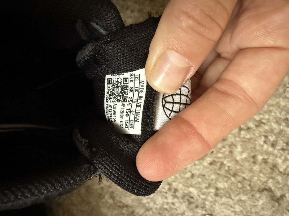 Adidas дитячі кросівки