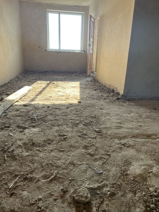 Продажа двоповерхового дуплекса - пів будинку - на Росі