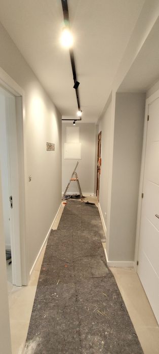 Fazemos trabalhos de remodelação, construção de raiz e light steel fra