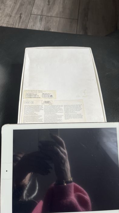 Ipad 6th generation i ipad wifi cell 16 Gb
