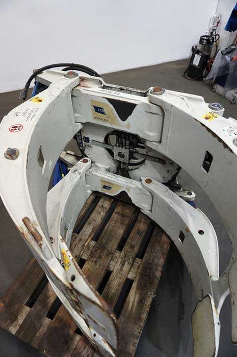 Захват для рулонов