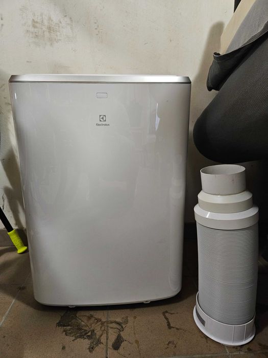 Klimatyzator z funkcją grzania/ grzejnik Electrolux