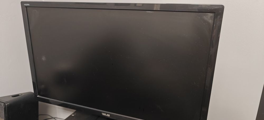 Monitor ASUS VE248HR rysy na ekranie plus przetarcie