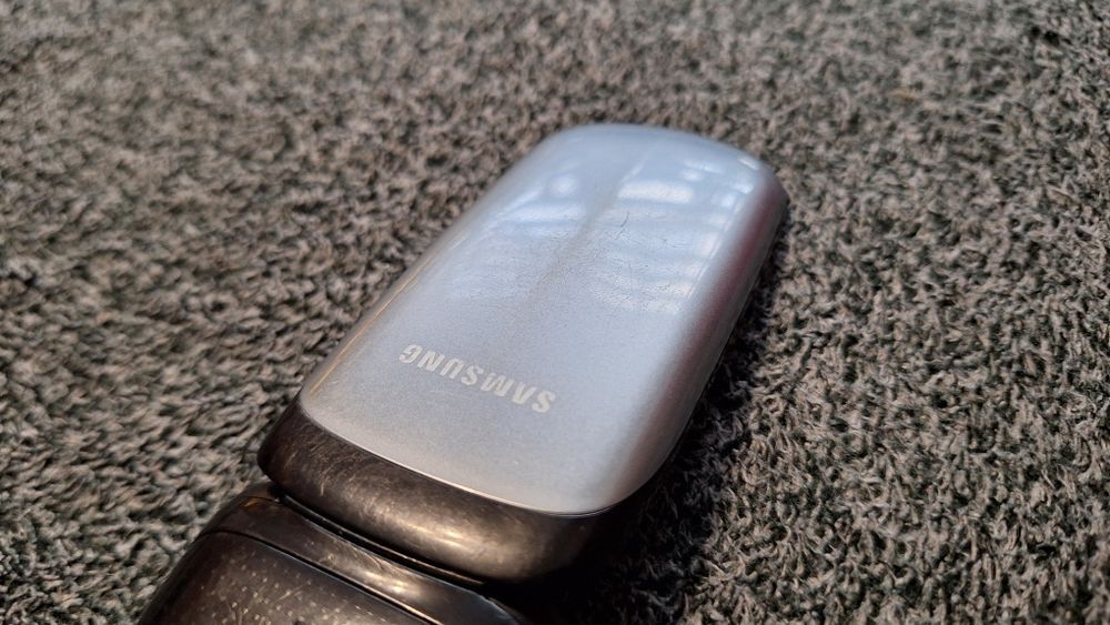 Telefon Samsung GT-E1150i + bateria + ładowarka.  Bez SIMLOCK! Sprawny