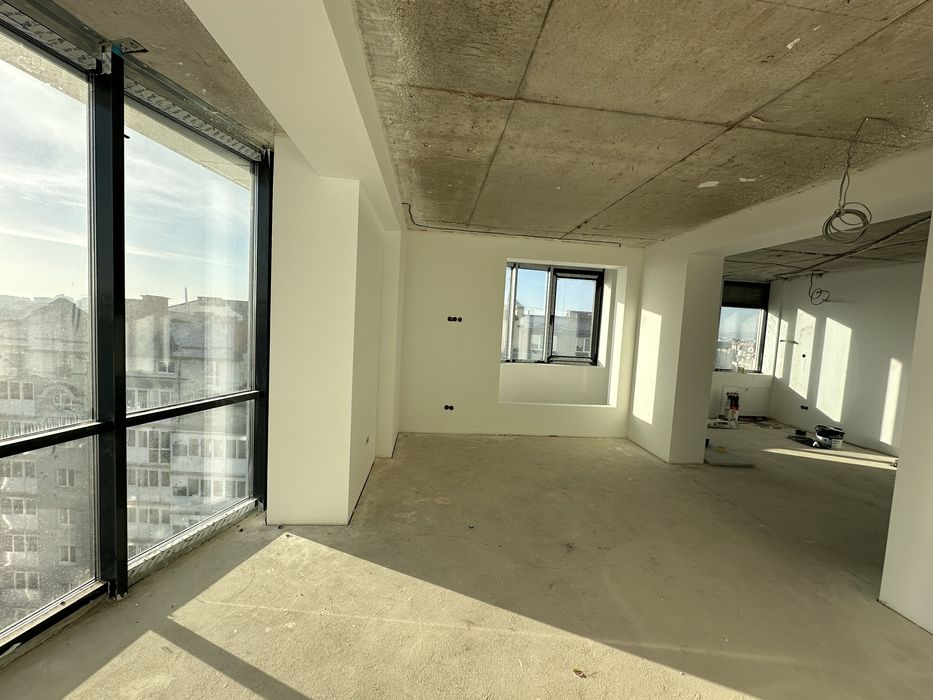 Продам в центрі Sky center 3 км площа 100м2