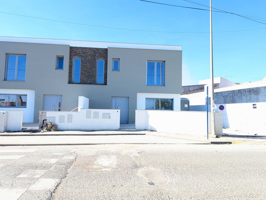 MORADIA em Alto Veríssimo, Peniche
