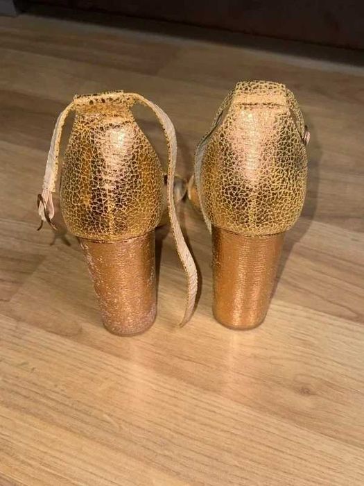 Buty na wesele buty na słupku buty na specjalne okazje