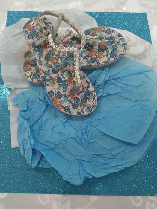 Chinelo decorados artesanal.
