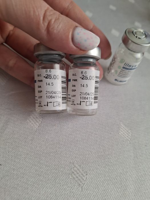 Віддам безкоштовно лінзи