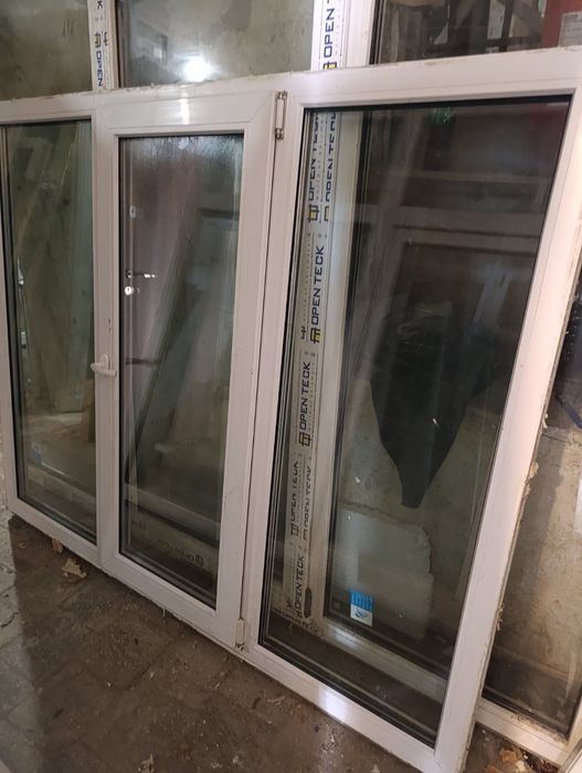 Вікно з новобудови трехсекційне