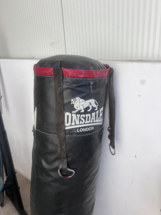 Saco de boxe de teto  Lonsdale - oferta luvas de boxe