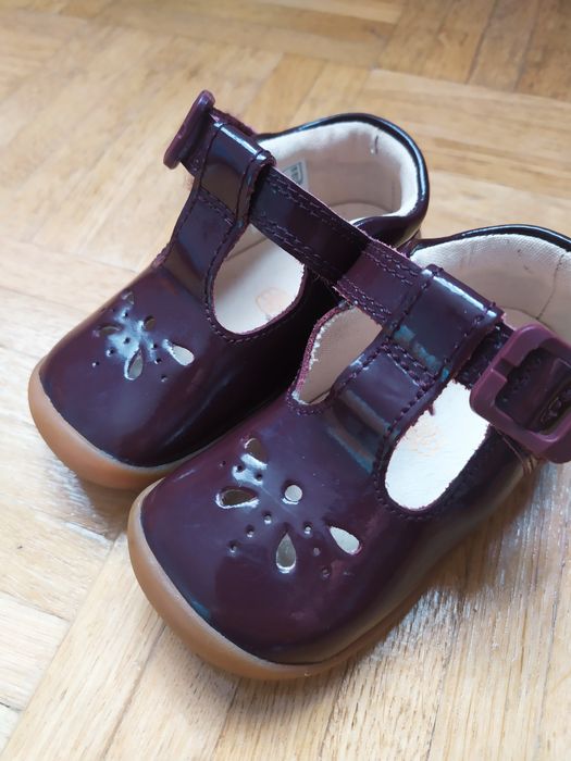 Туфельки для дівчинки Clarks туфлі взуття
