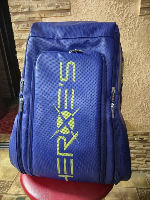 Сумка - чехол для тенниса Heroes Thunder Blue. 
Материал: