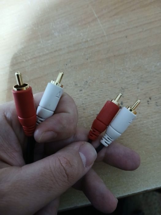 Kable RCA  czince 2 x  2, długość  1.5 m i 2.1  m
