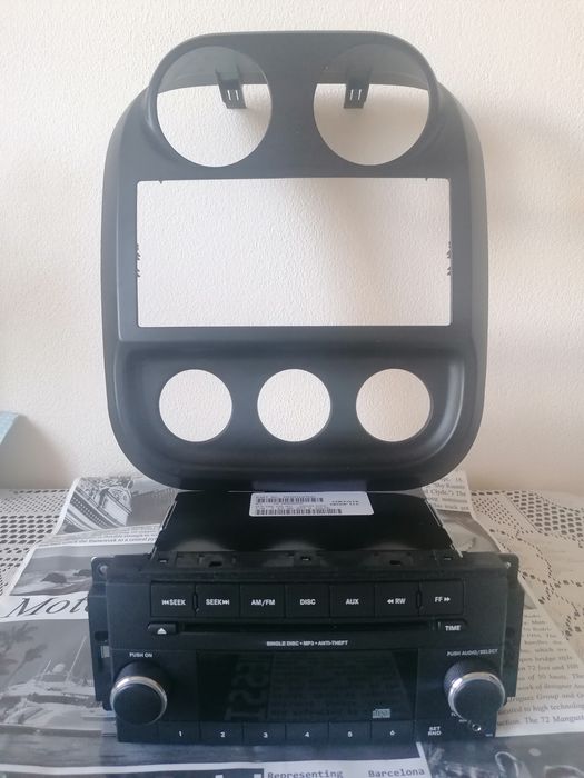 Продам штатну автомагнітолу  з Jeep Patriot