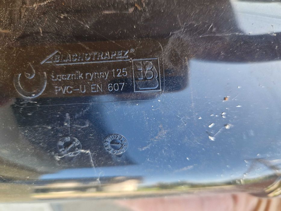 Krop łącznik rynny 130 ral 9005 czarny blachotrapez