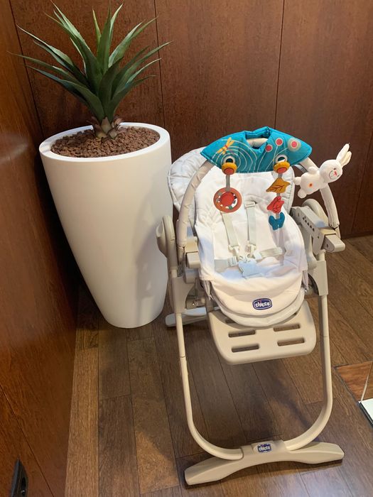 Cadeira de pápa Chico com rodas