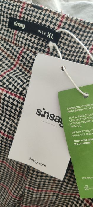 Nowe eleganckie spodnie w kratę 42