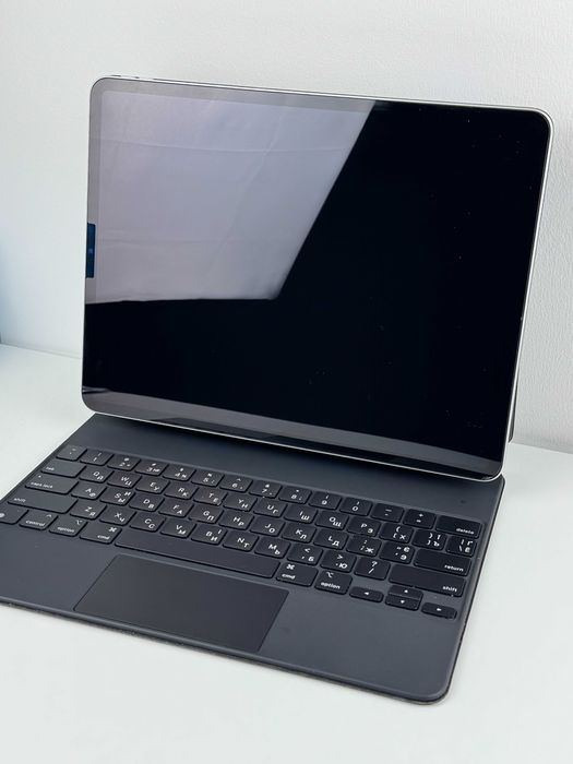 iPad Pro 12.9" (5th generation, 2021, M1 chip) – 256 GB64354156383107121