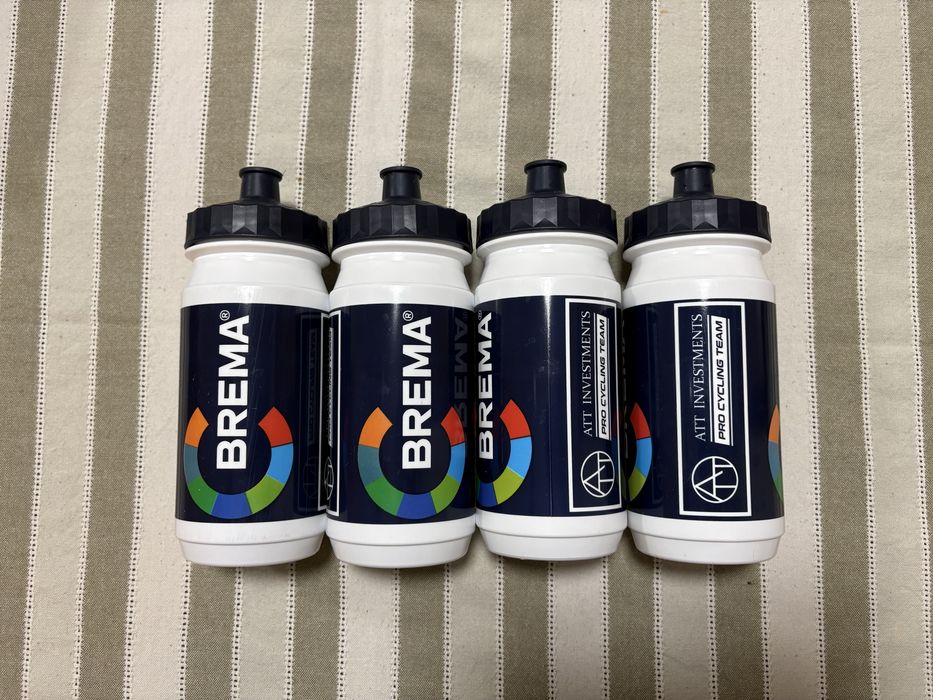Bidony kolarskie biegowe kolekcjonerskie Team ATT Investment 2026 granatowe 4x500ml