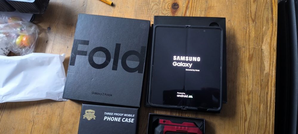 Samsung fold 4 12/256