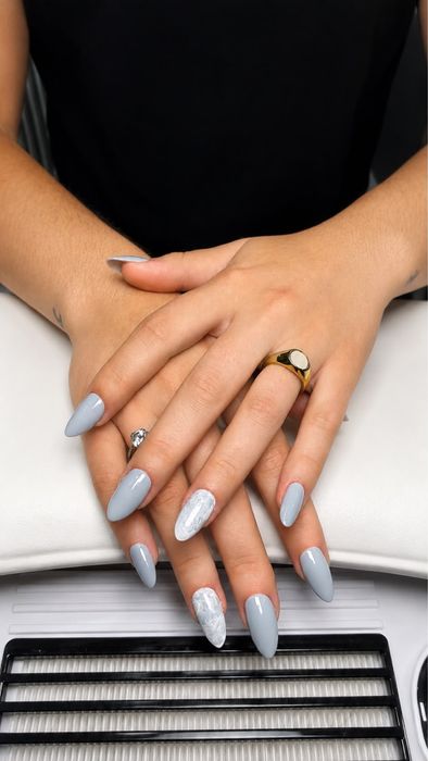 Nail designer/manicure