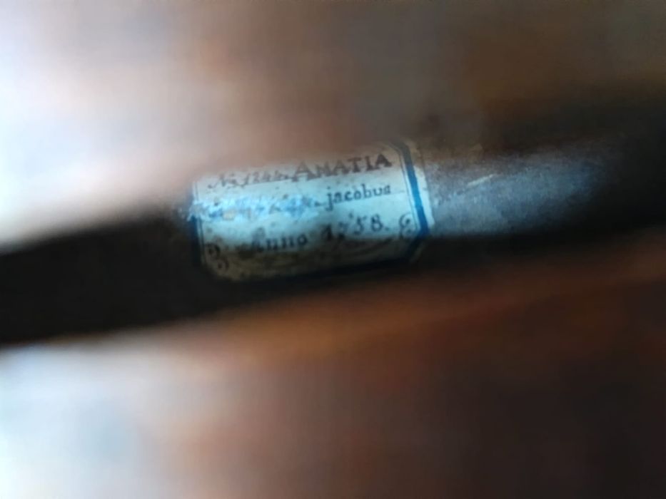 Unikatowe skrzypce z 1759 roku – włoskie pochodzenie, przed renowacją