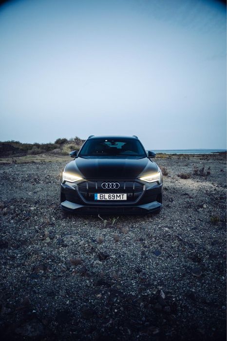 Vendo Audi e-tron 55 em excelente estado