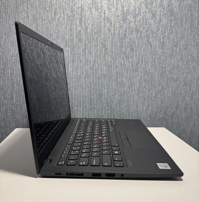 Lenovo ThinkPad X1 Carbon G8, 14" IPS, i7-10510U, 16Gb RAM, 1Tb SSD, 2020р.