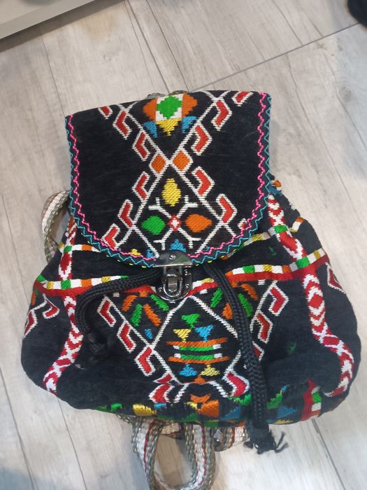 Materiałowy plecak we wzory