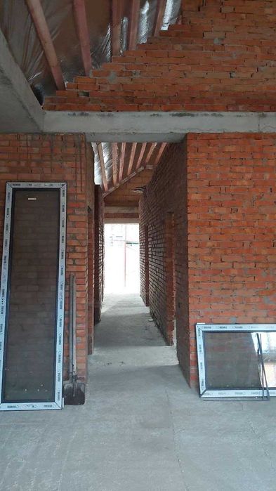 одноповерховий дуплекс в Лісовій Бучі, з газом, через дорогу ліс без %