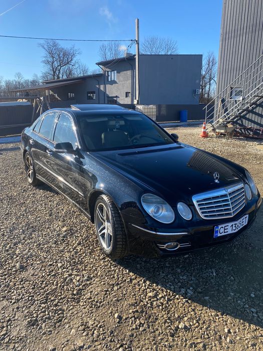 Продаю мерседес е320