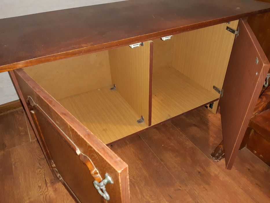 Стіл журнальний.Тумба , антресоль.