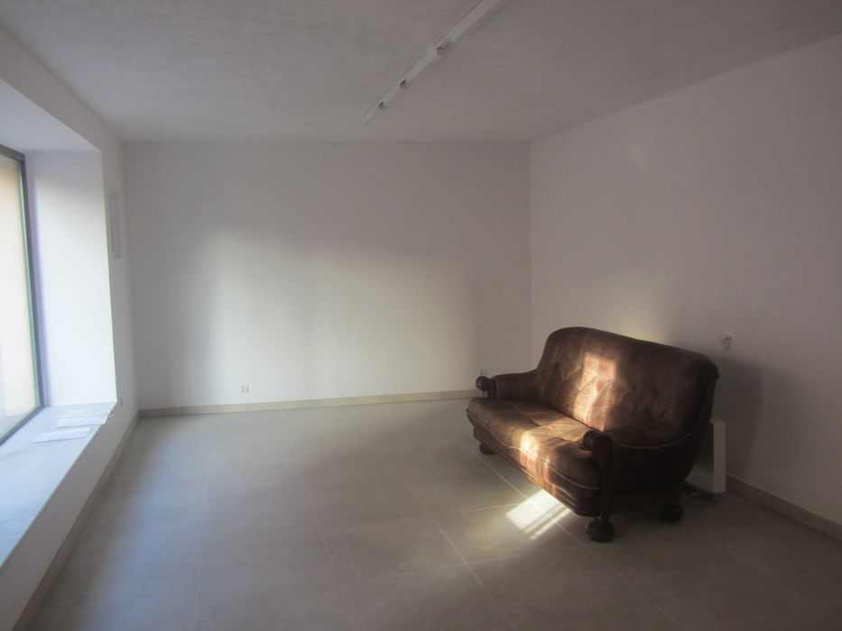 Lokal handlowo-usługowy 37,8m2 w centrum Żar-deptak.