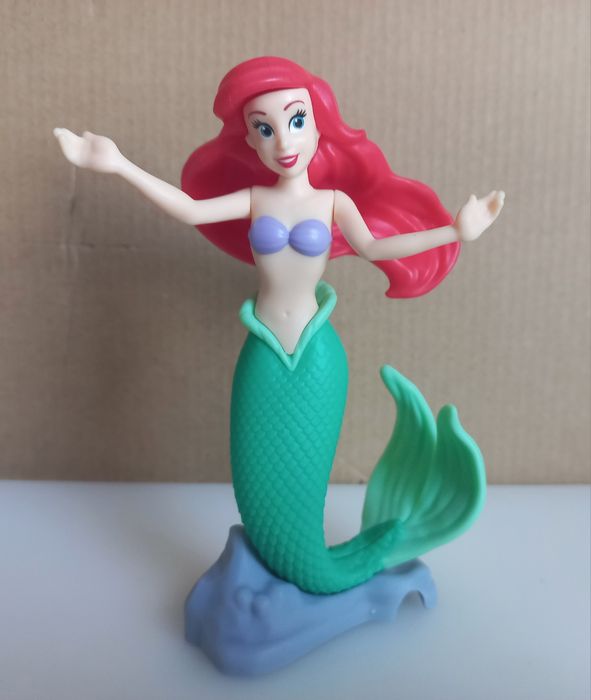 Brinde  pequena sereia Kinder