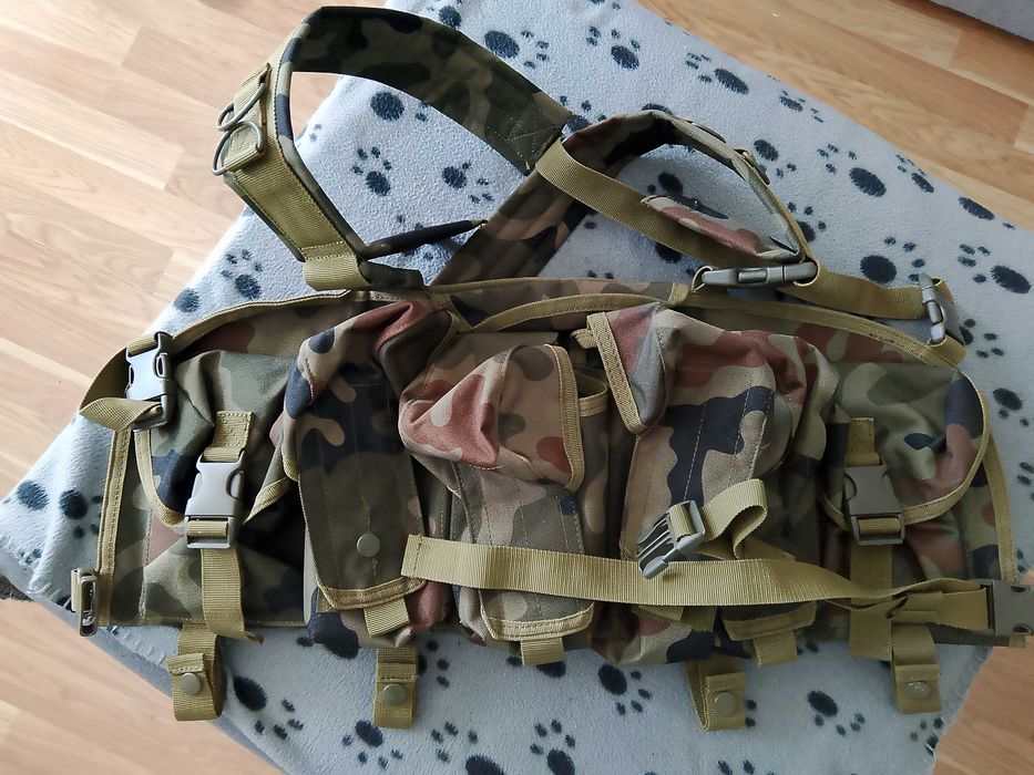 Kamizelka taktyczna w kamuflażu
