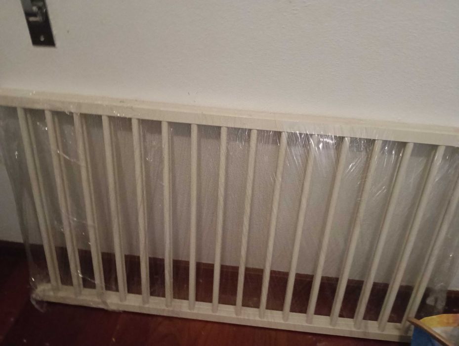 Berço Ikea, parque e banheira