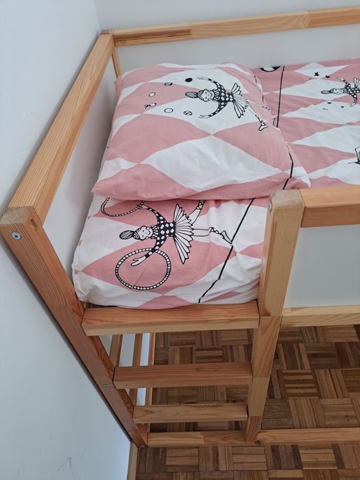 Children's single bed, €60, nearly new64751662993537122