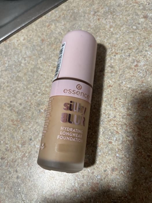 Podkład essence silky blur 170