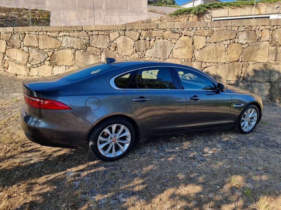 Jaguar XF 2.0D Prestige Automático