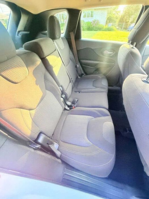 Jeep Cherokee      2016