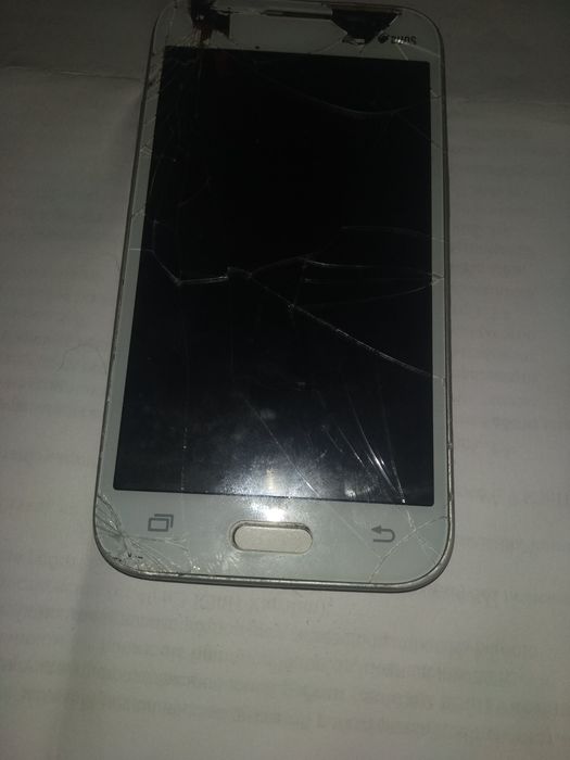 Телефони на запчастини