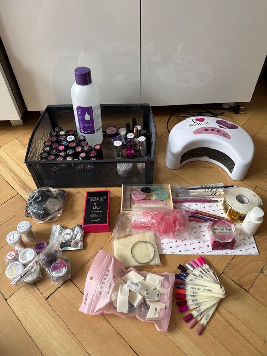 Zestaw do manicure hybryda i żel - lakiery, lampa, żele, ozdoby