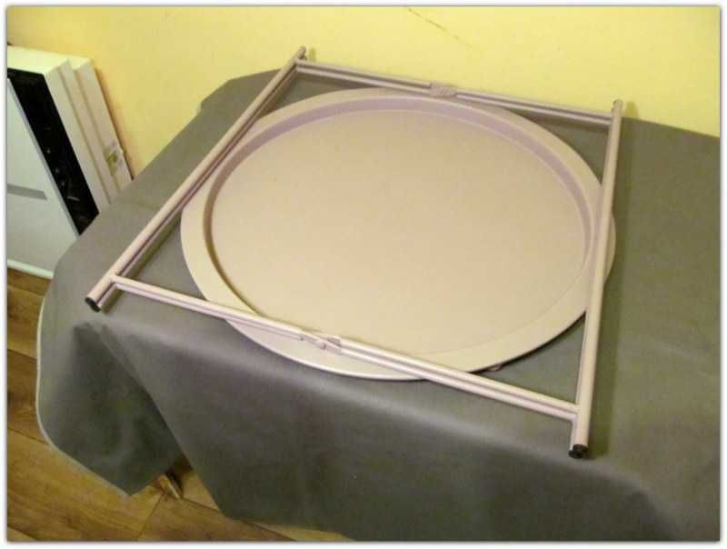 Stolik okrągły tacka Ikea RANDERUP składany turystyczny jako pomocnik