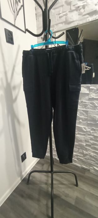 Spodnie dresowe męskie w rozmiarze L