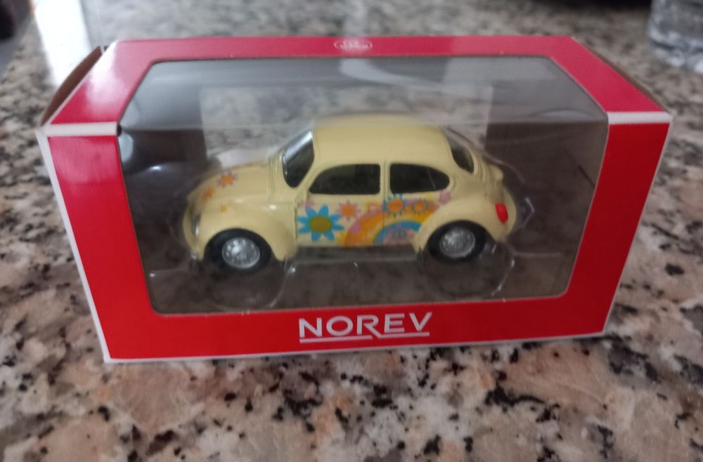 VW Beetle Hipie Norev 1/64