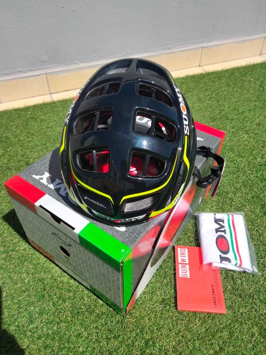 Capacete Suomy Gun Wind - NOVO - estrada