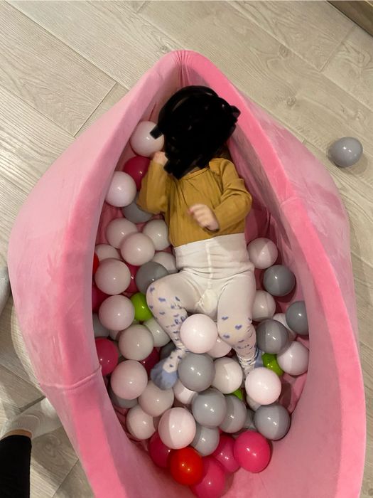 Сухий басейн, для дівчинки